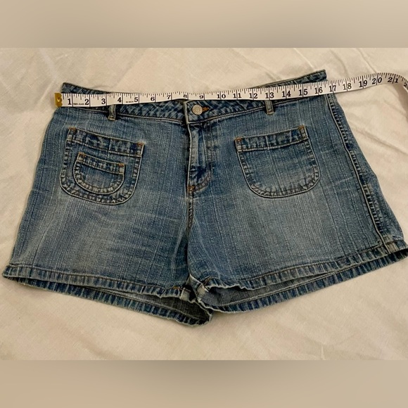 Jean Shorts- Old Navy- Size 10 - Picture 4 of 9